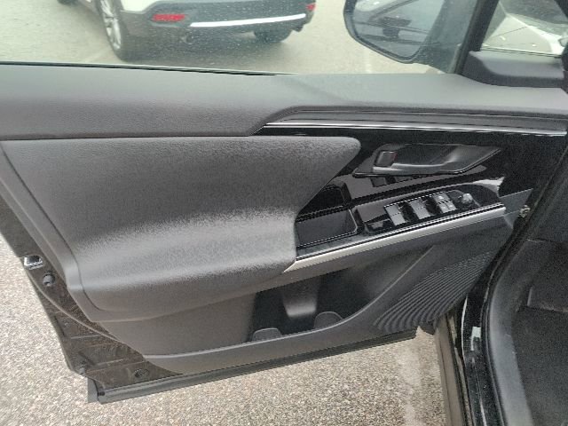 Used 2023 Toyota bZ4X XLE w/ Weather Package FWD image 32