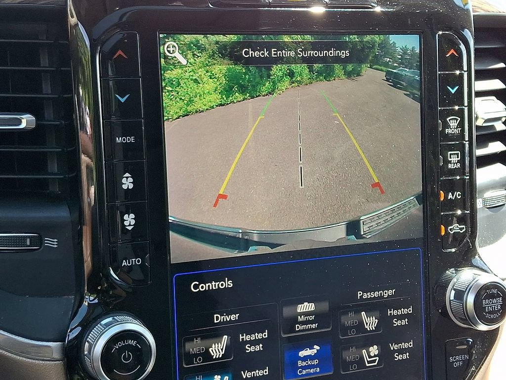 Used 2019 RAM 1500 Laramie AWD/4WD image 18