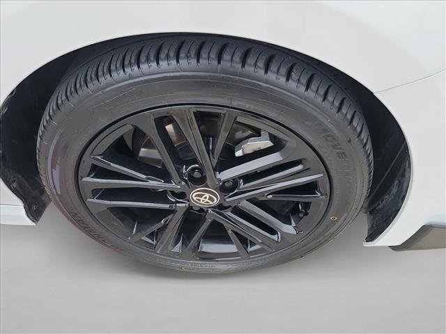 Used 2025 Toyota Camry SE image 10