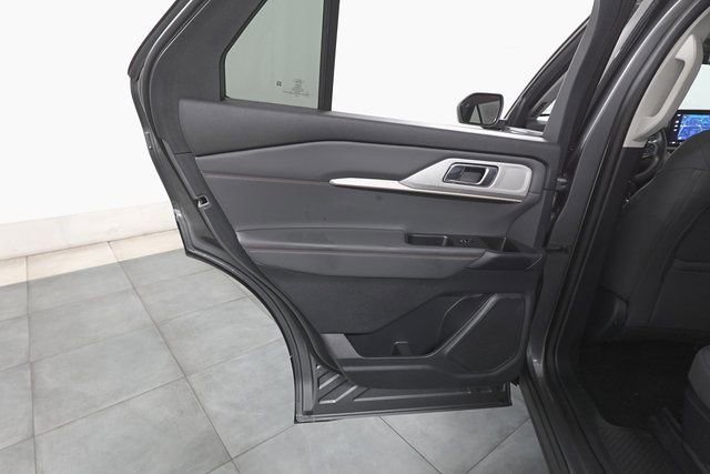 Certified 2025 Ford Explorer Active image 22