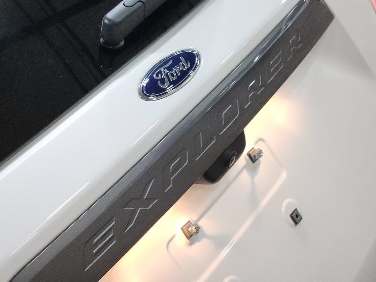 Used 2023 Ford Explorer XLT w/ Equipment Group 202A RWD image 25