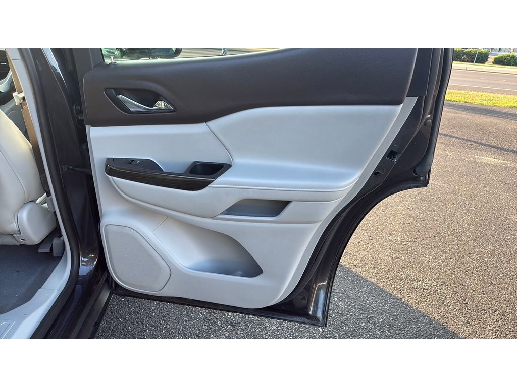 Used 2017 GMC Acadia SLT image 17