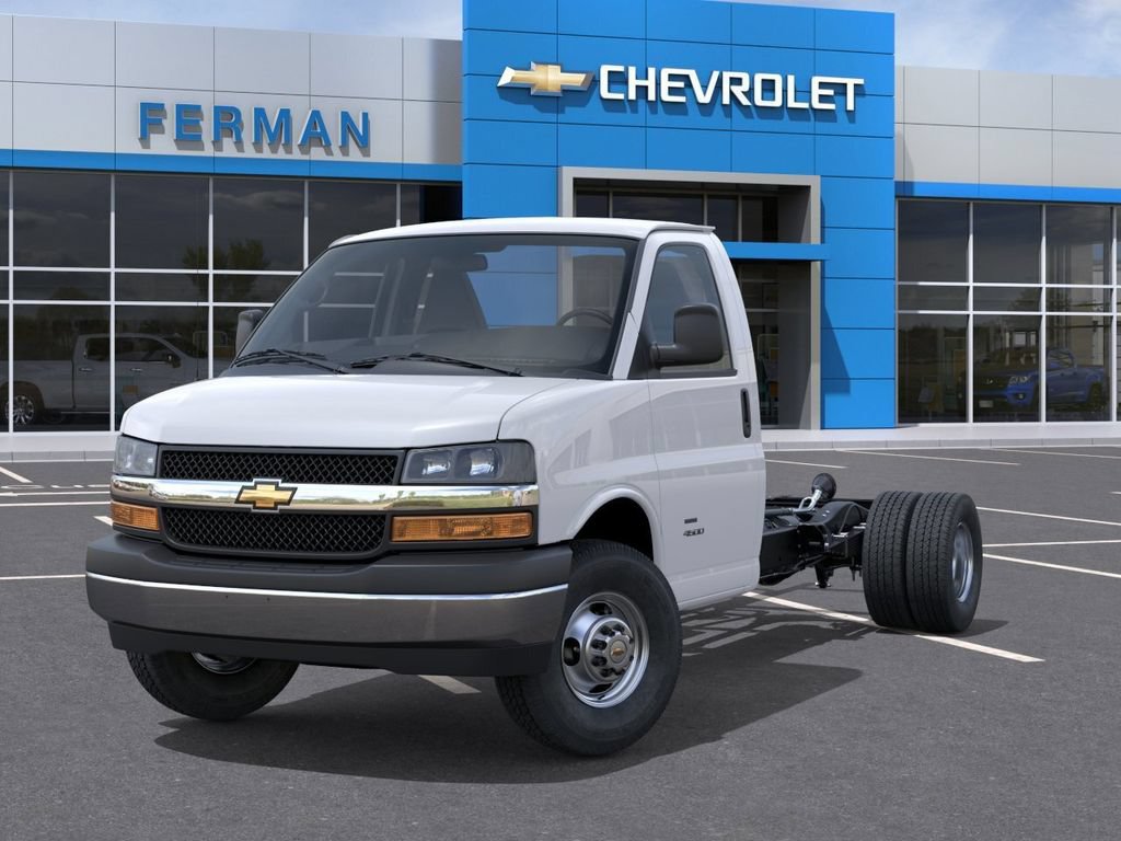 New 2026 Chevrolet Express 4500 w/ Power Convenience Package RWD image 7