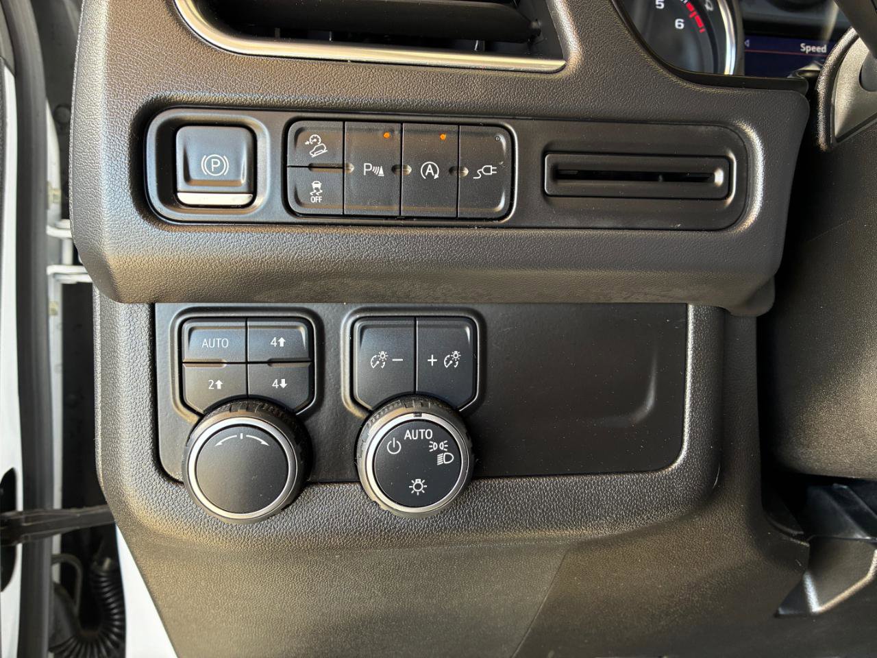 Used 2021 Chevrolet Tahoe Z71 image 25