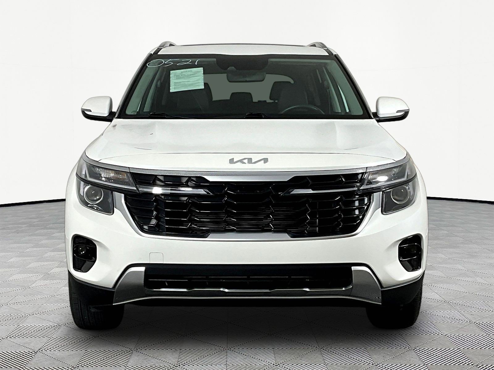 Certified 2024 Kia Seltos EX AWD/4WD image 2