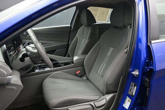 Used 2024 Hyundai Elantra SEL w/ Convenience Package FWD image 9