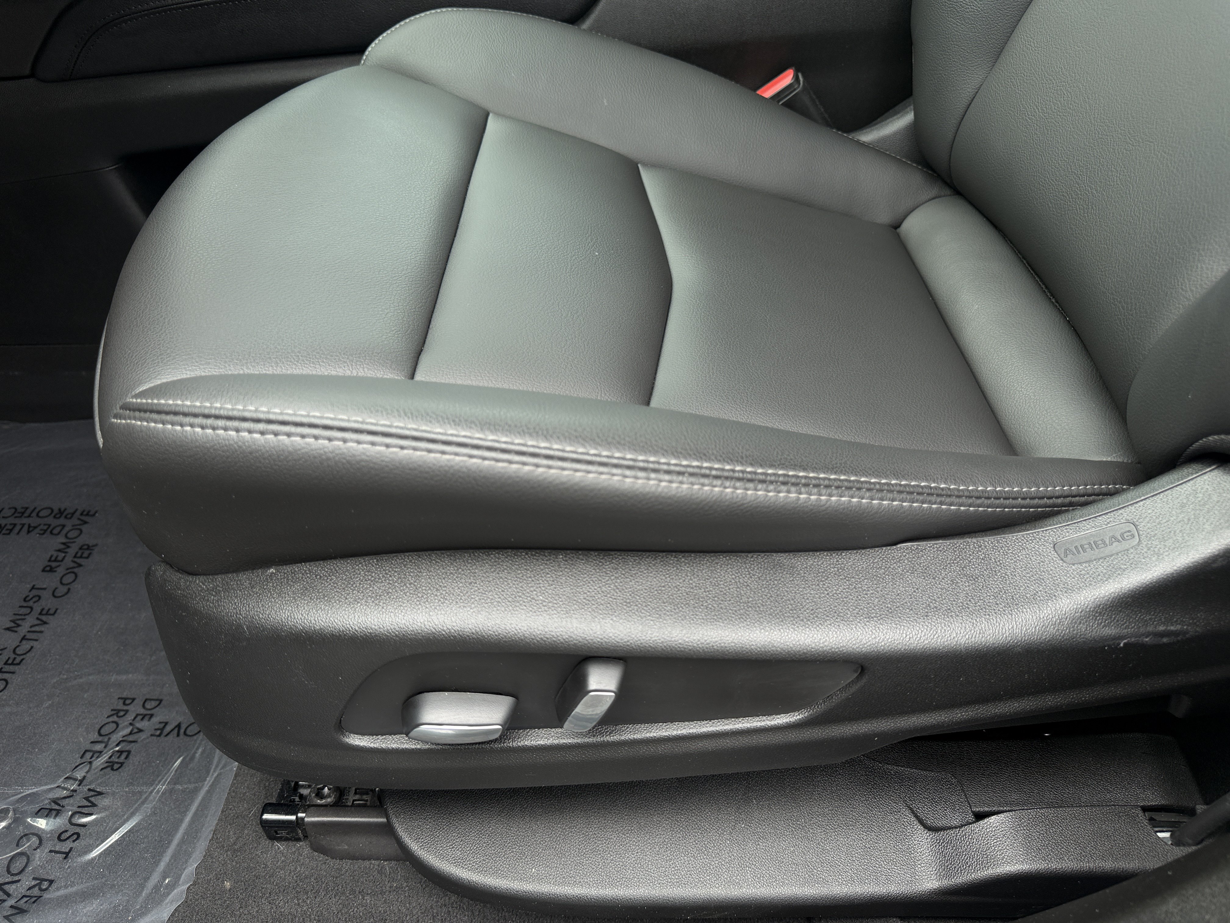 Certified 2024 Cadillac XT6 Luxury w/ LPO, Floor Liner Package FWD image 22