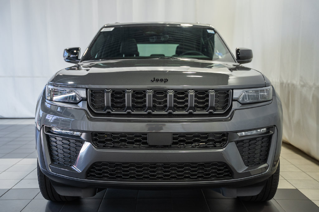 New 2026 Jeep Grand Cherokee Limited w/ Limited Altitude Package AWD/4WD image 2
