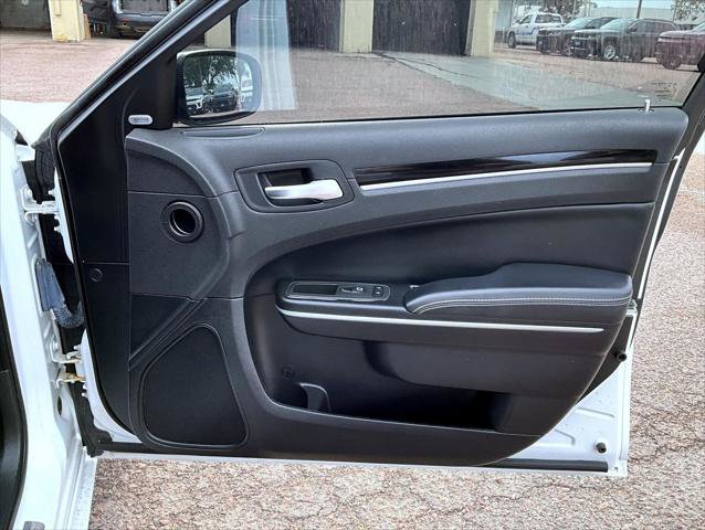 Certified 2022 Chrysler 300 S w/ Comfort Group RWD image 17