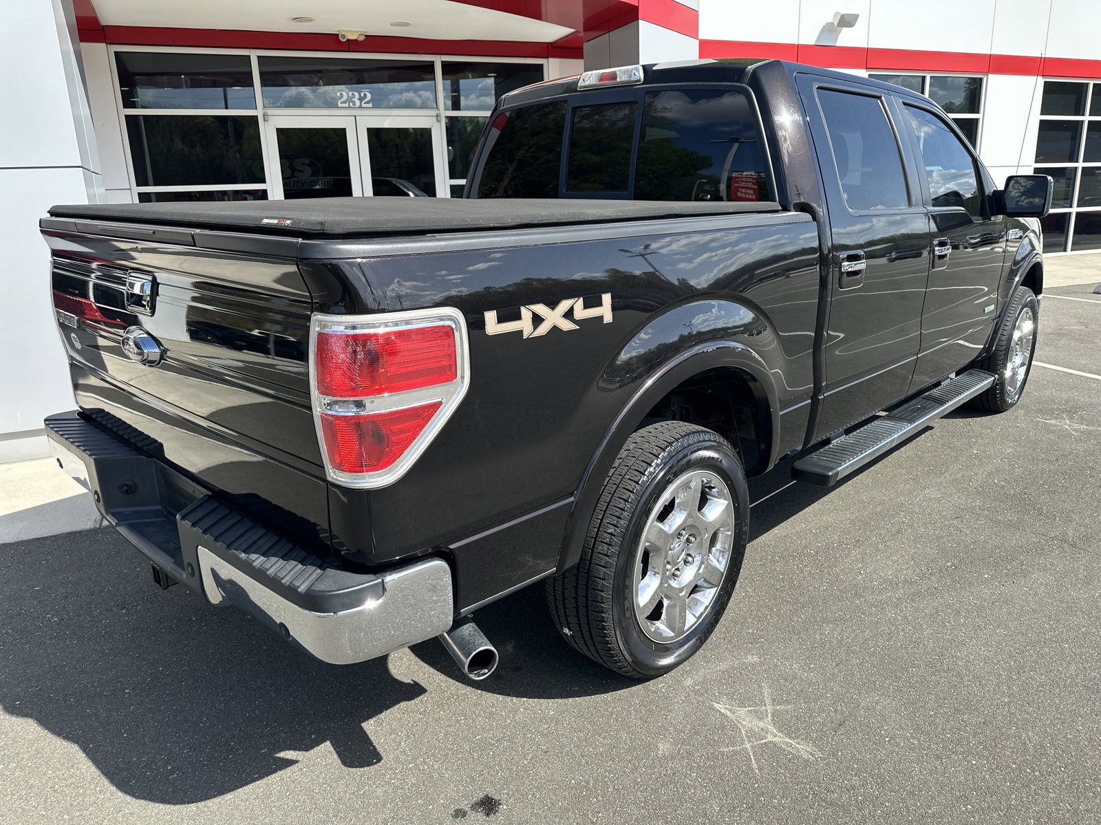 Used 2014 Ford F150 Lariat w/ Equipment Group 502A Luxury AWD/4WD image 8