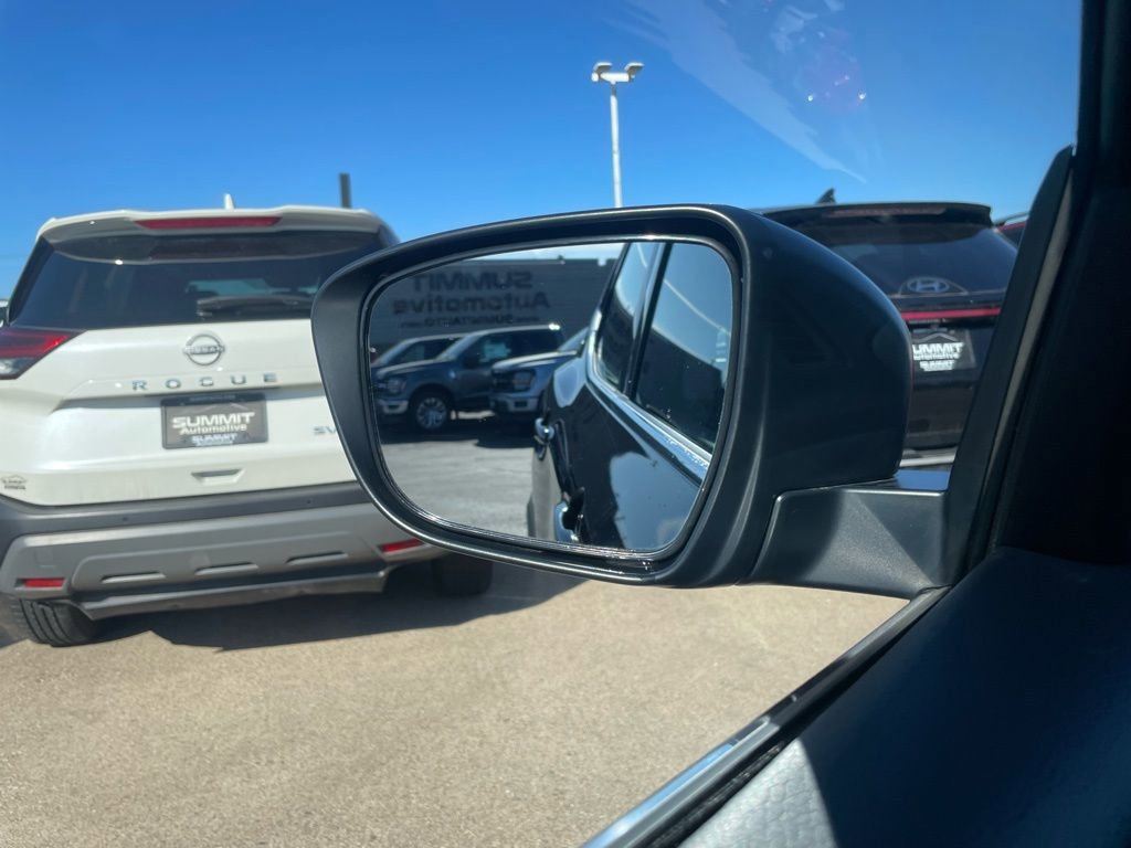 Used 2022 Nissan Rogue Sport S image 37