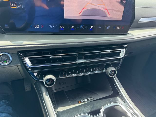 Used 2026 Chevrolet Traverse LT w/ LPO, Floor Liner Package FWD image 25
