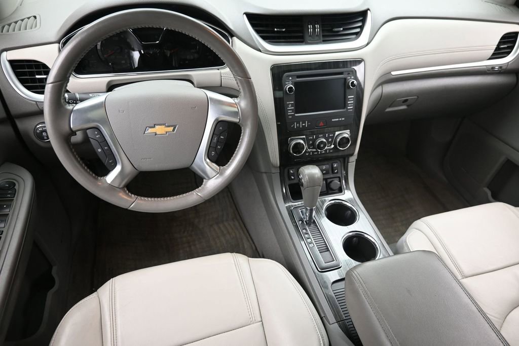 Used 2017 Chevrolet Traverse LT AWD/4WD image 14