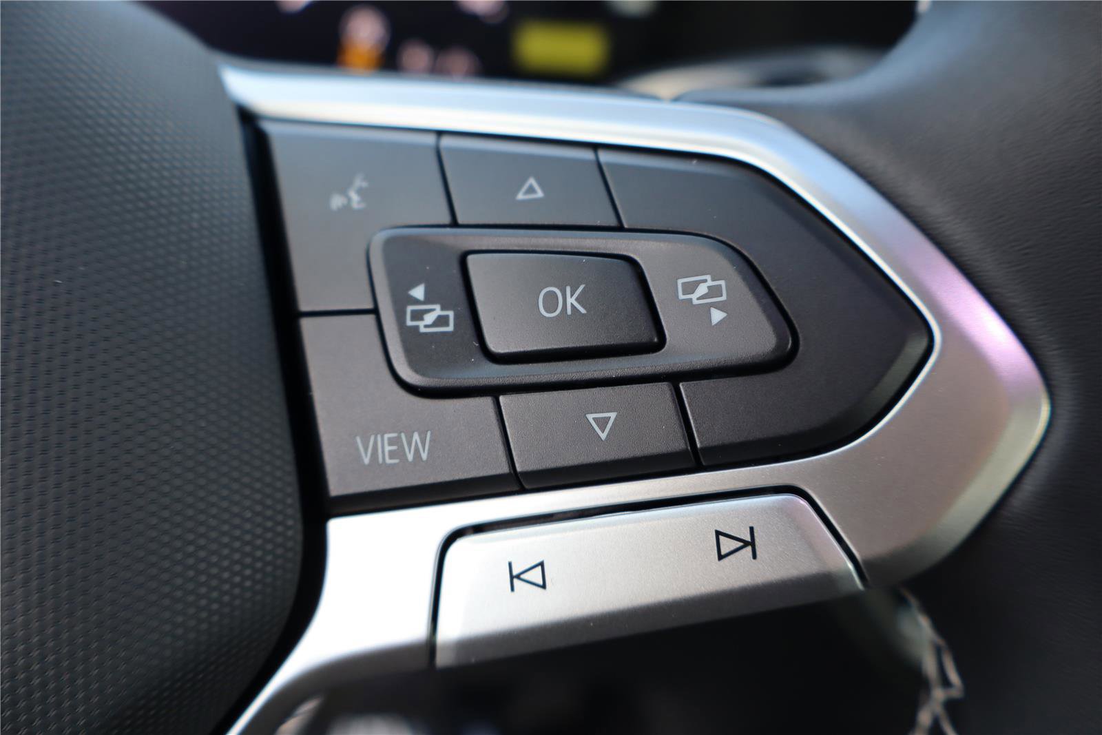 New 2026 Volkswagen Tiguan SE image 17