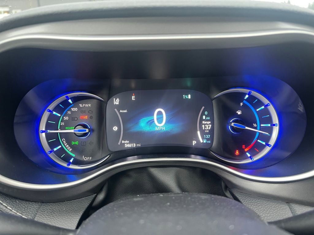 Certified 2024 Chrysler Pacifica Select image 5