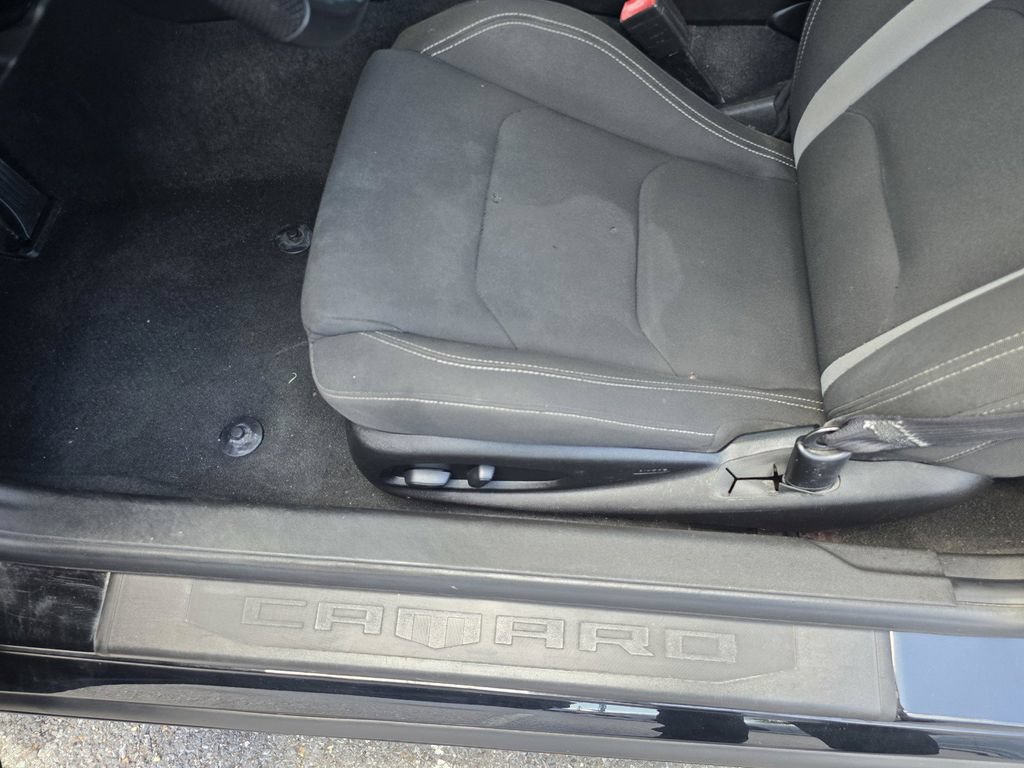 Used 2019 Chevrolet Camaro SS RWD image 17