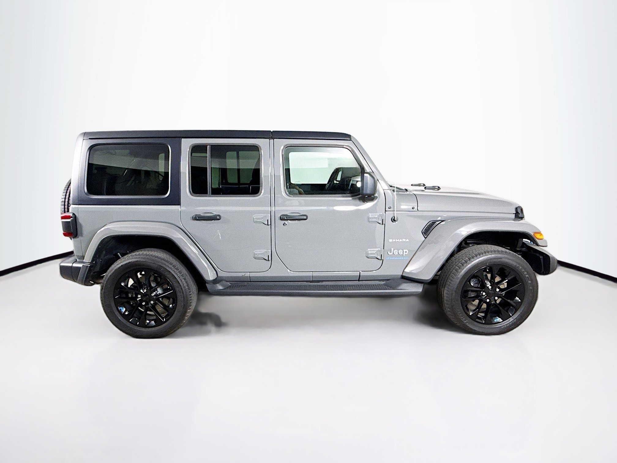 Used 2023 Jeep Wrangler Unlimited Sahara w/ Cold Weather Group image 34