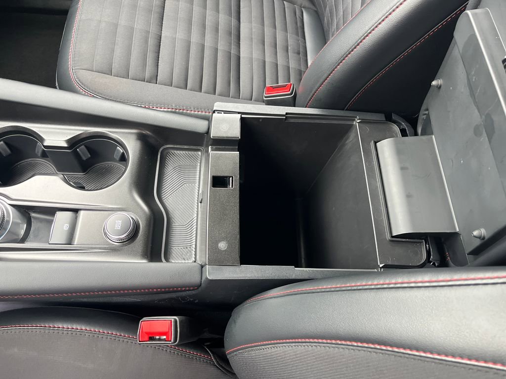 Used 2025 Ford Explorer ST-Line w/ ST-Line Street Pack image 27