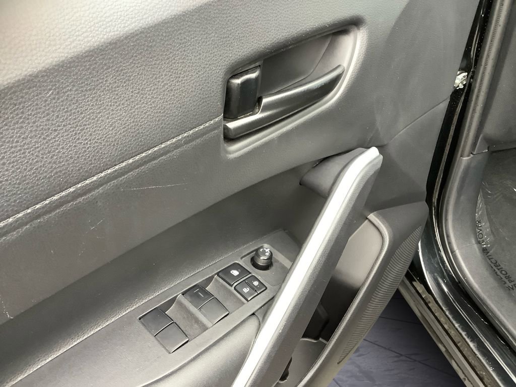 Used 2023 Toyota Corolla Cross LE image 11