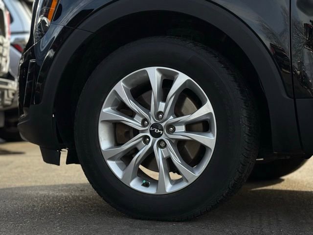 Used 2022 Kia Telluride LX image 45