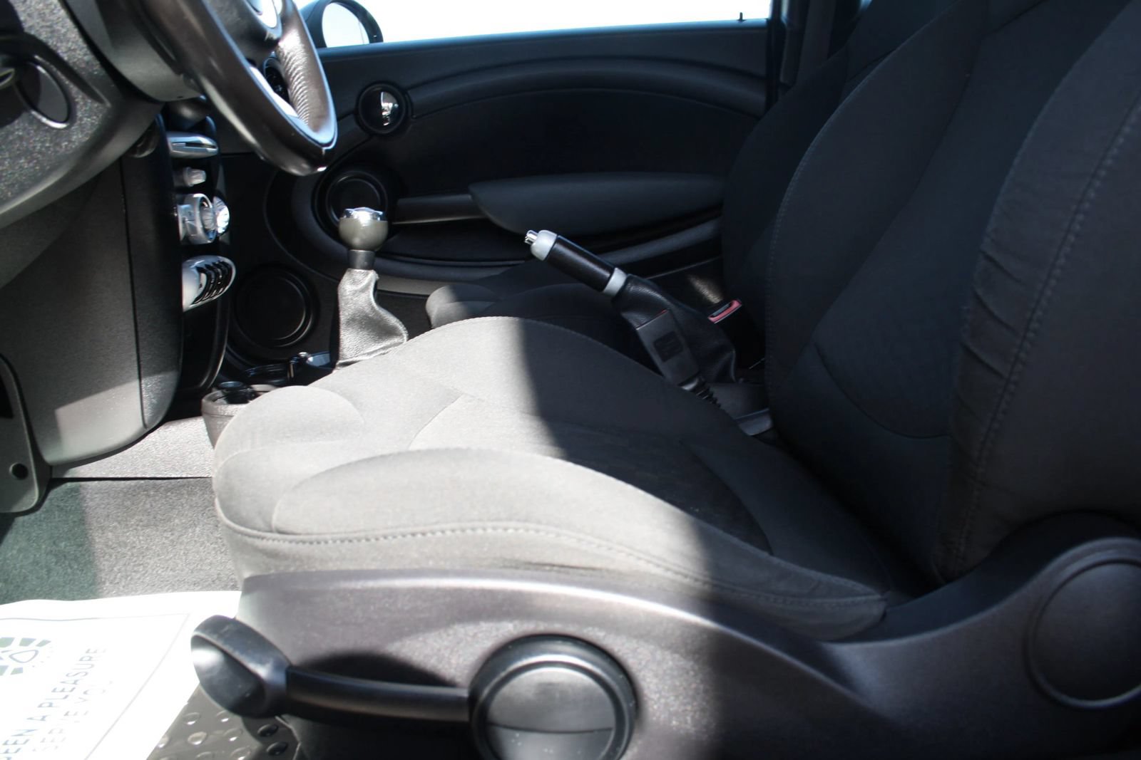 Used 2009 MINI Cooper Hardtop FWD image 10