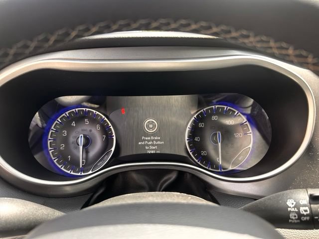 Used 2023 Chrysler Pacifica Touring-L FWD image 22