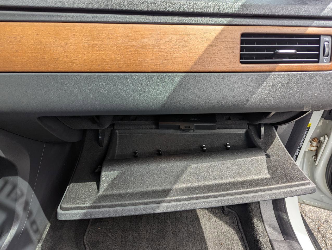 Used 2010 Volvo XC70 3.2 image 35