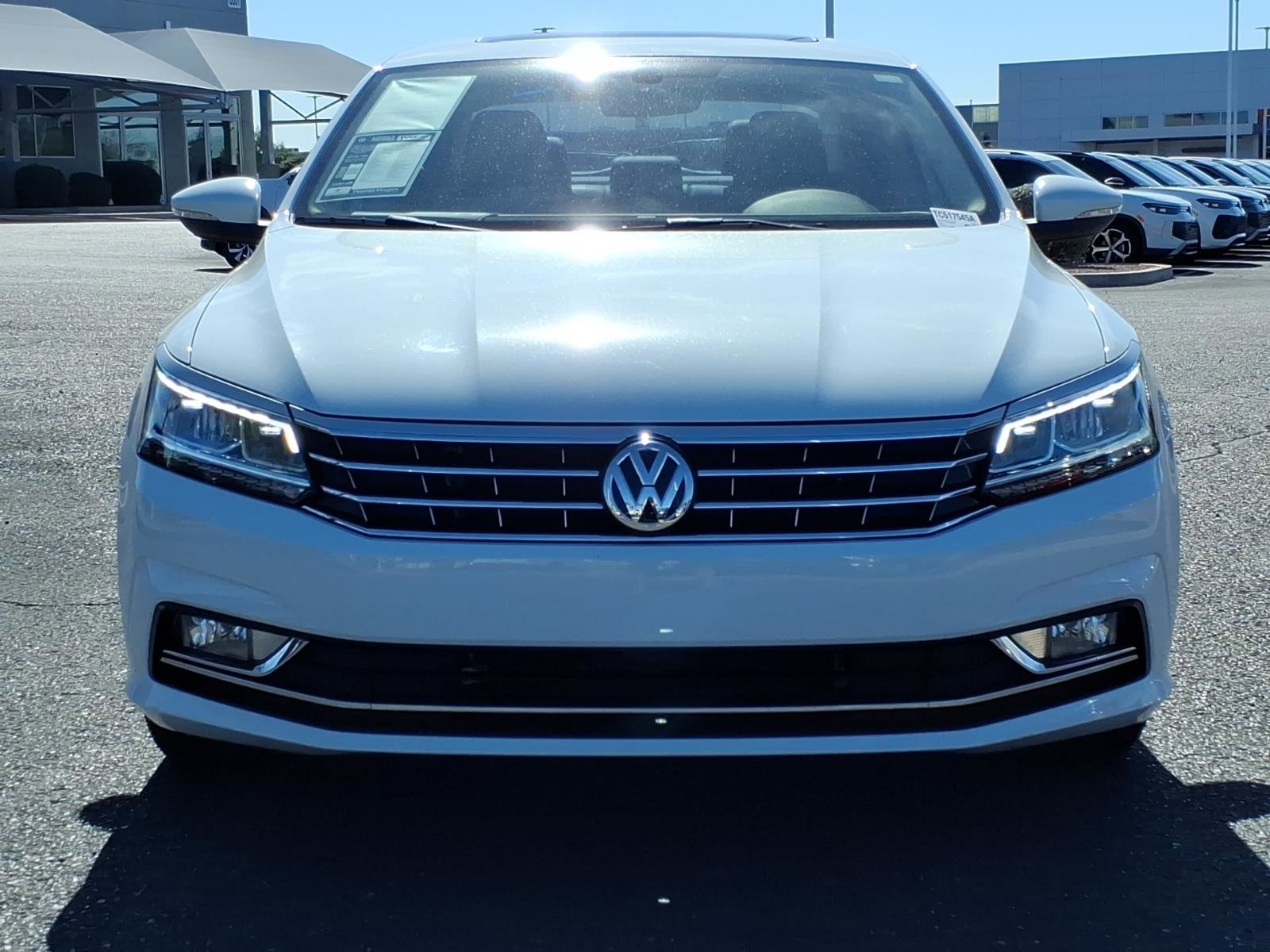 Used 2016 Volkswagen Passat 1.8T SEL Premium image 2