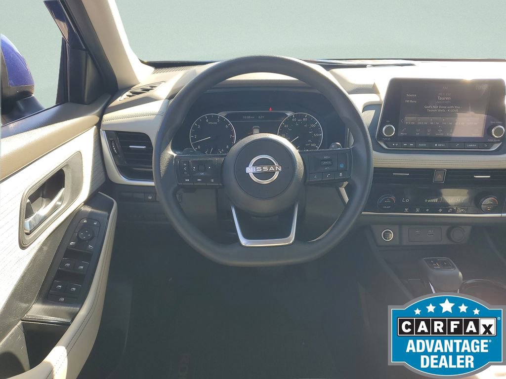 Used 2022 Nissan Rogue SV image 16