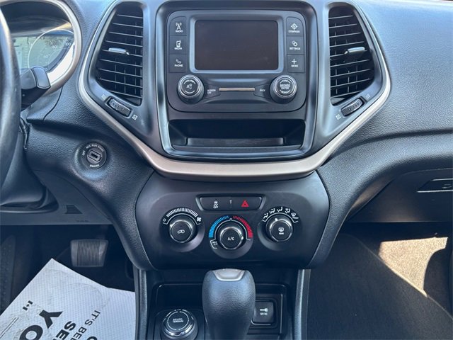 Used 2017 Jeep Cherokee Altitude image 11