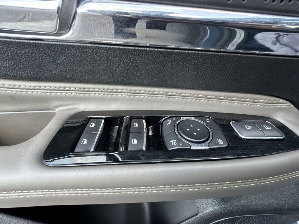 Used 2025 Lincoln Corsair FWD image 13