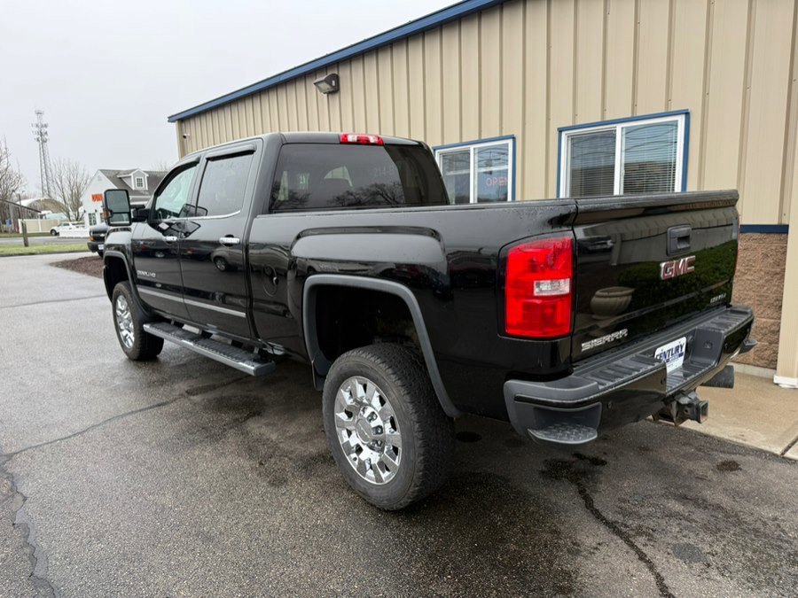 Used 2017 GMC Sierra 2500 Denali w/ Duramax Plus Package AWD/4WD image 6