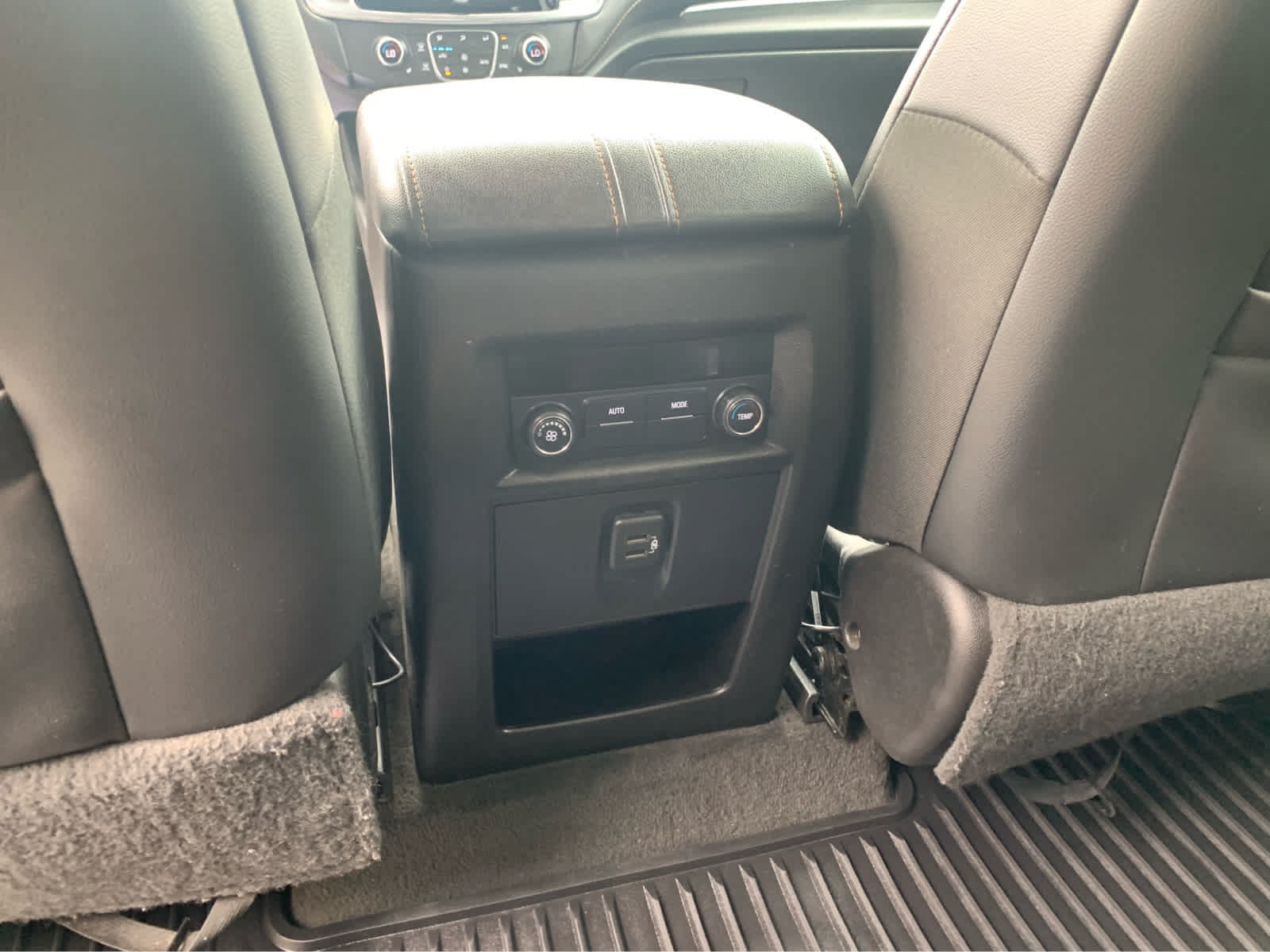 Used 2019 Chevrolet Traverse LT FWD image 26