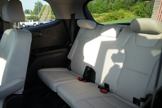 Used 2025 Kia Telluride S FWD image 17