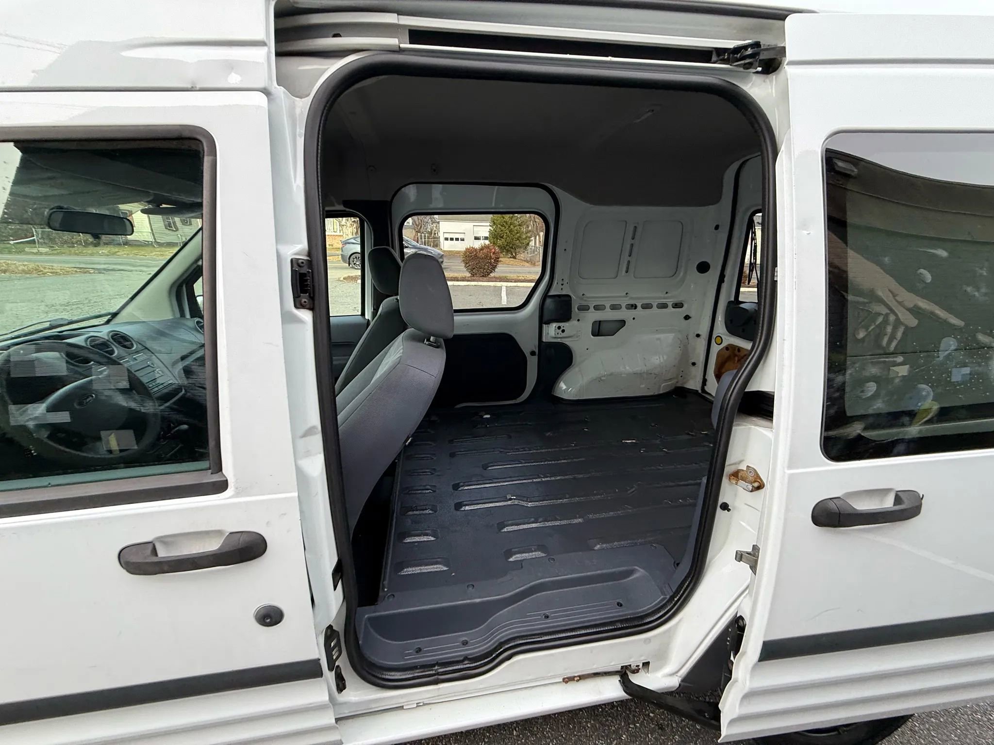 Used 2013 Ford Transit Connect XLT image 31