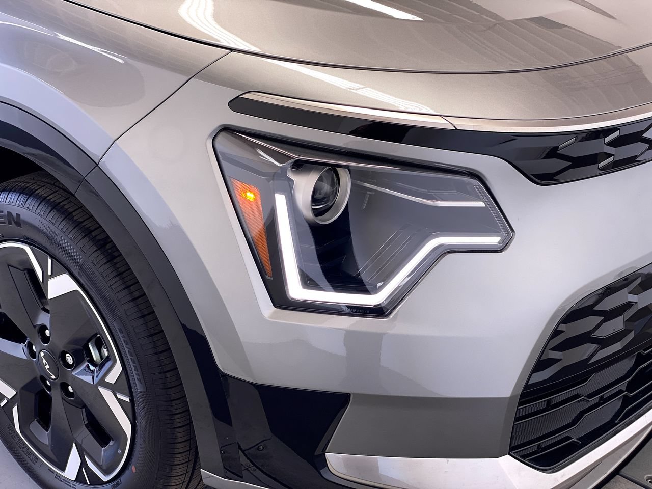 New 2026 Kia Niro Wind FWD image 11
