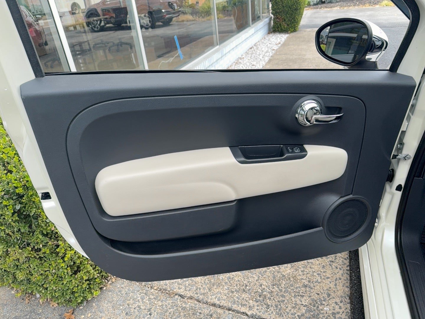 Used 2018 FIAT 500 Lounge FWD image 16