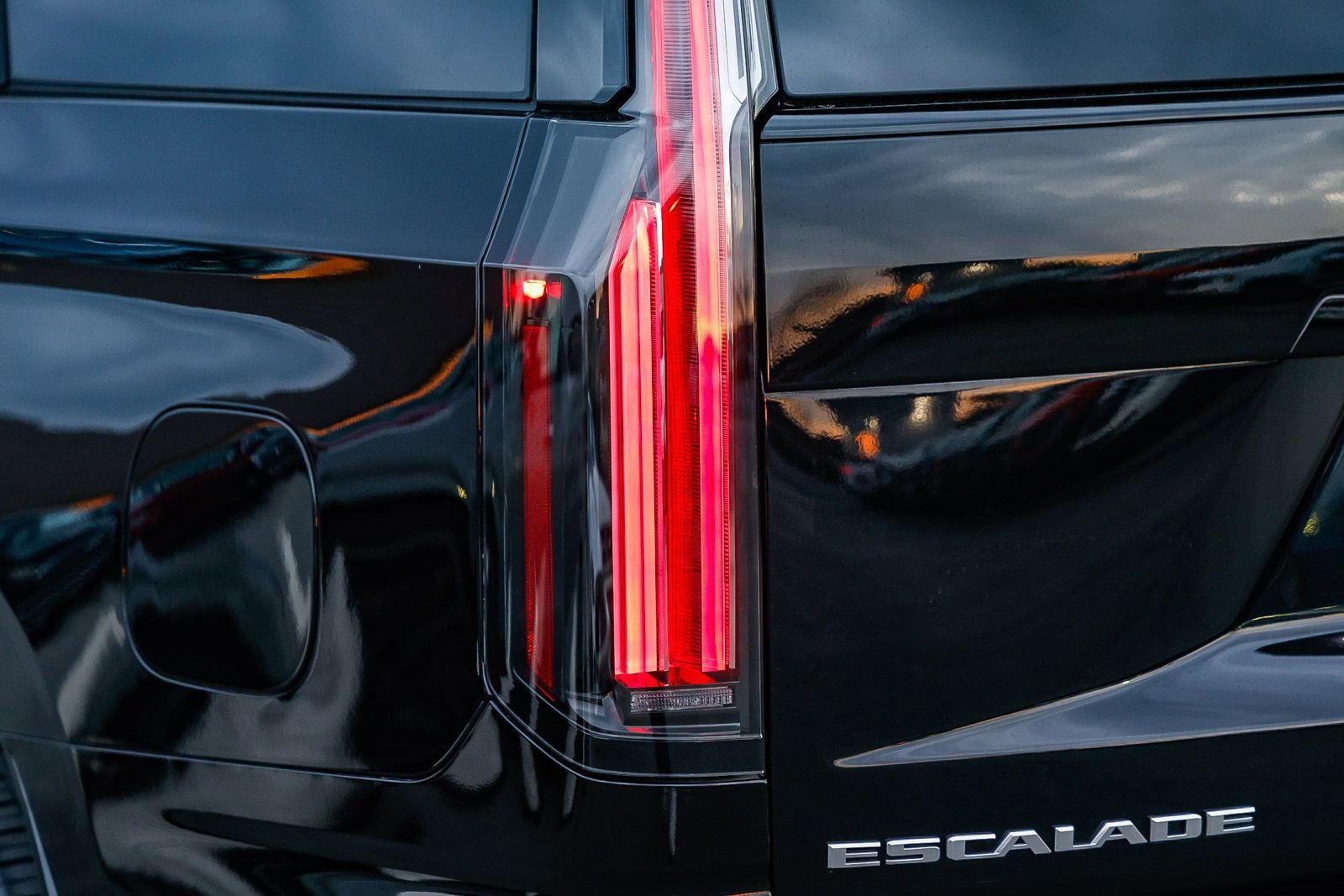 Used 2025 Cadillac Escalade Sport Platinum image 8