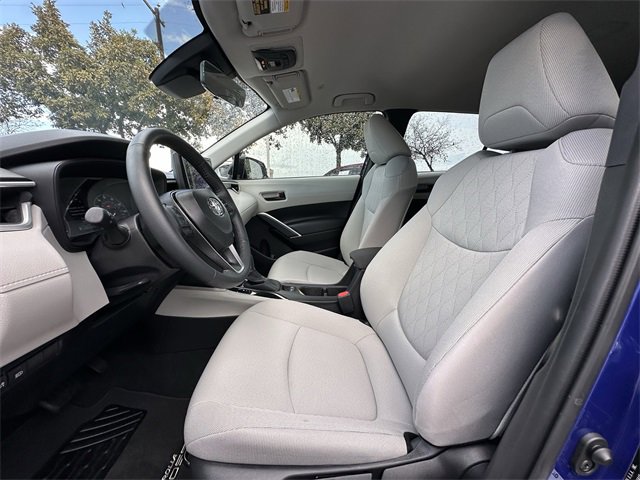Used 2025 Toyota Corolla Cross LE image 25