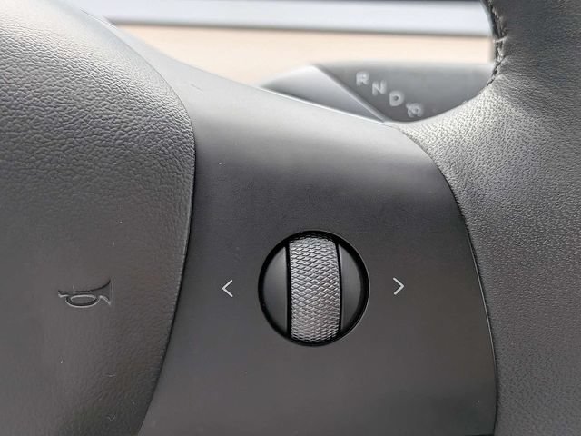 Used 2024 Tesla Model Y Long Range AWD/4WD image 27