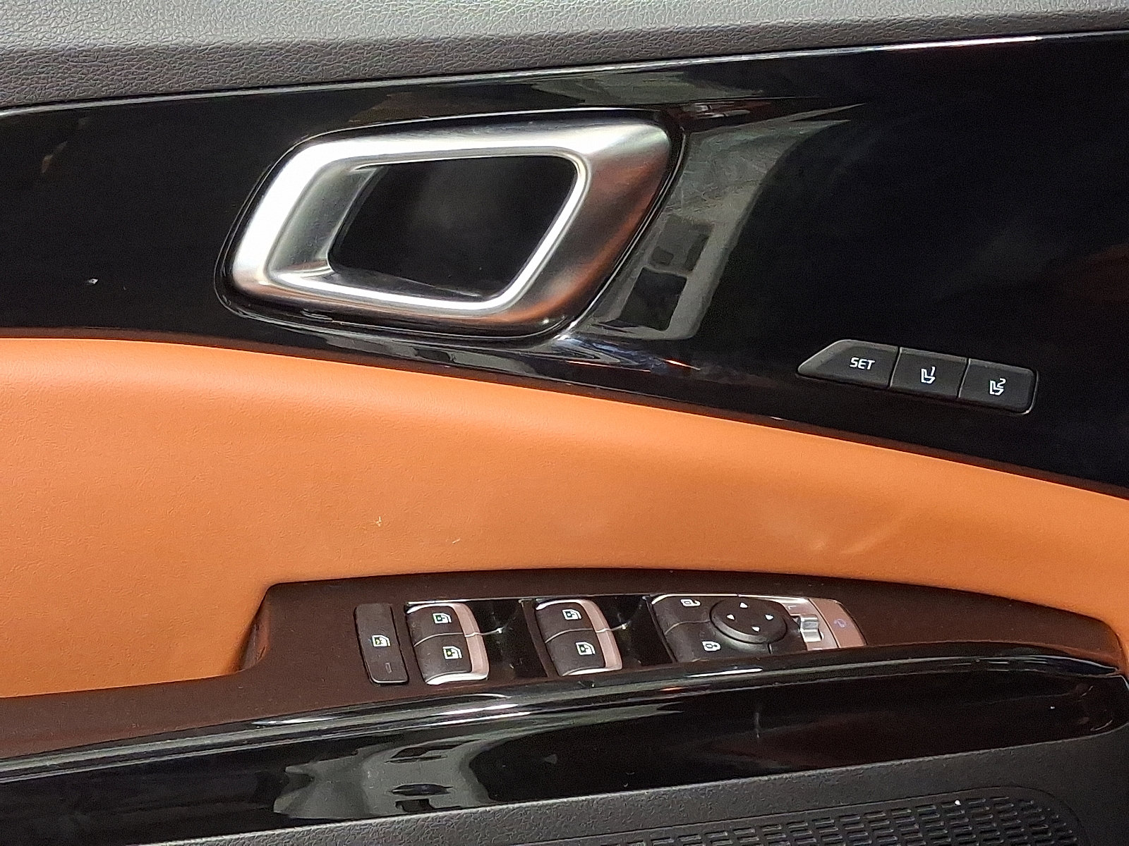 Used 2024 Kia Carnival SX image 16