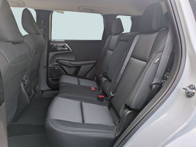 New 2026 Mitsubishi Outlander ES image 14