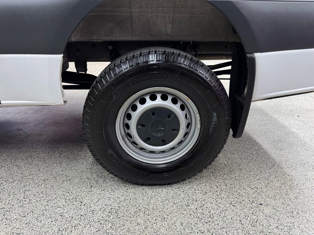 Used 2021 Mercedes-Benz Sprinter 2500 image 24