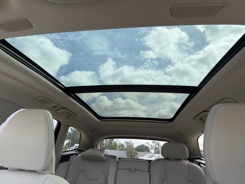 Used 2023 Volvo XC60 B5 Plus w/ Climate Package image 22