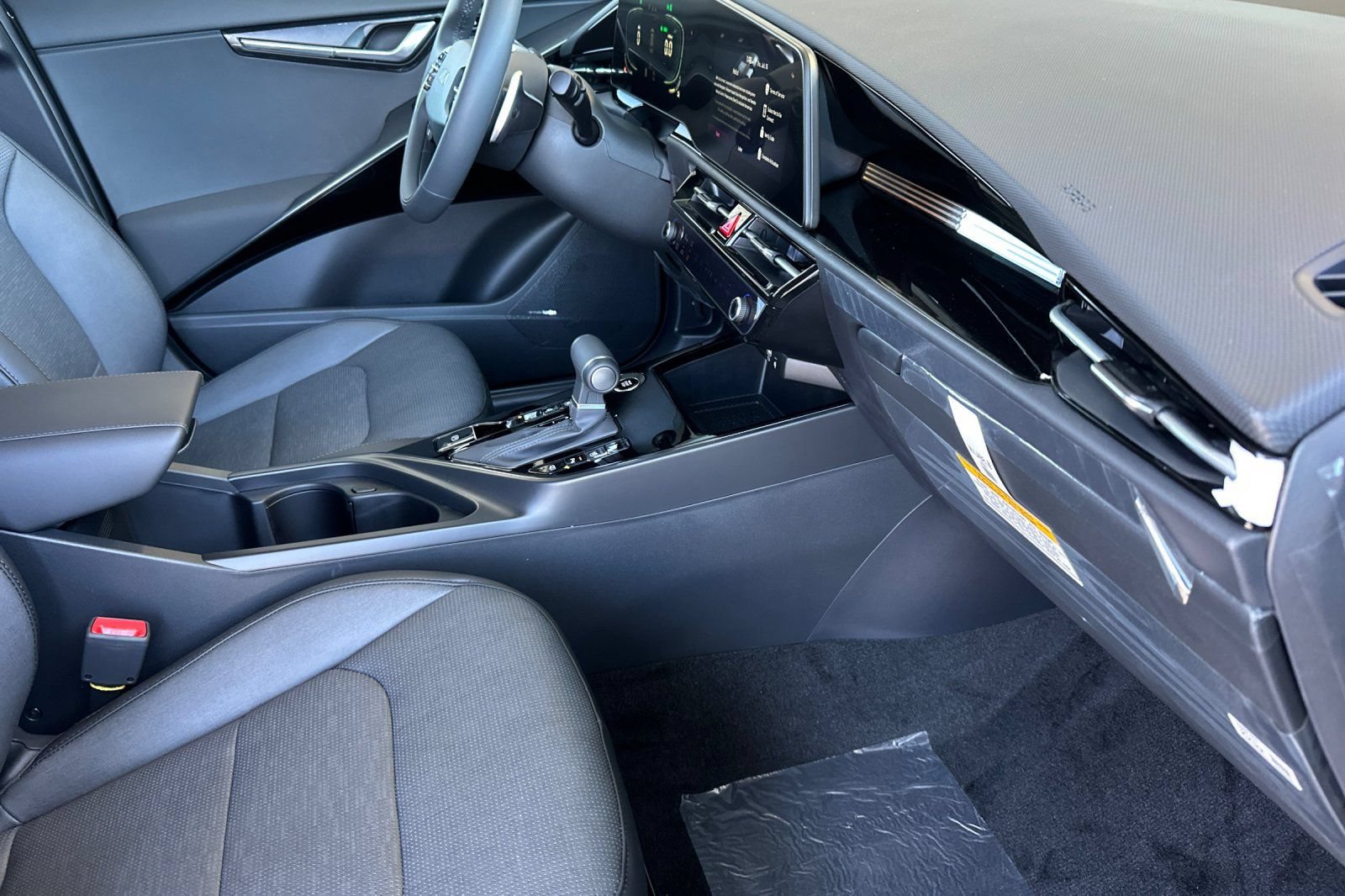 New 2026 Kia Niro FWD image 16