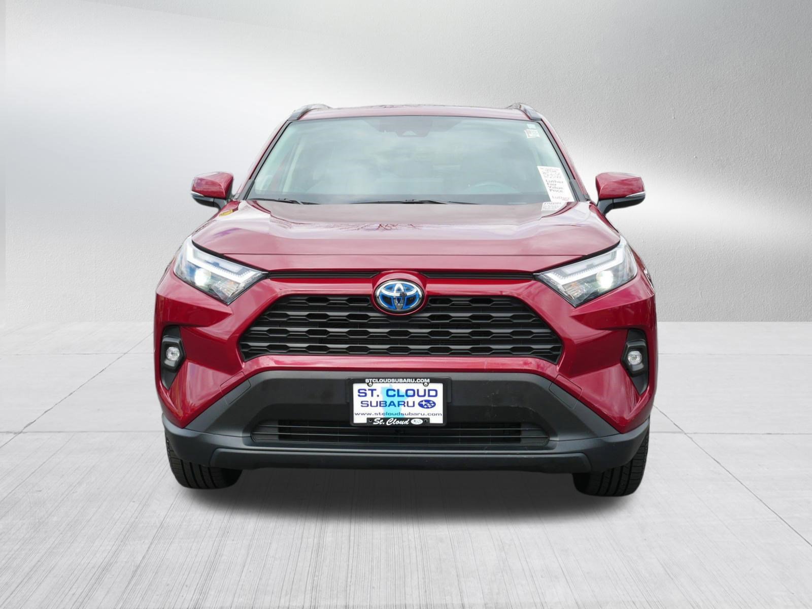 Used 2023 Toyota RAV4 XLE Premium AWD/4WD image 2
