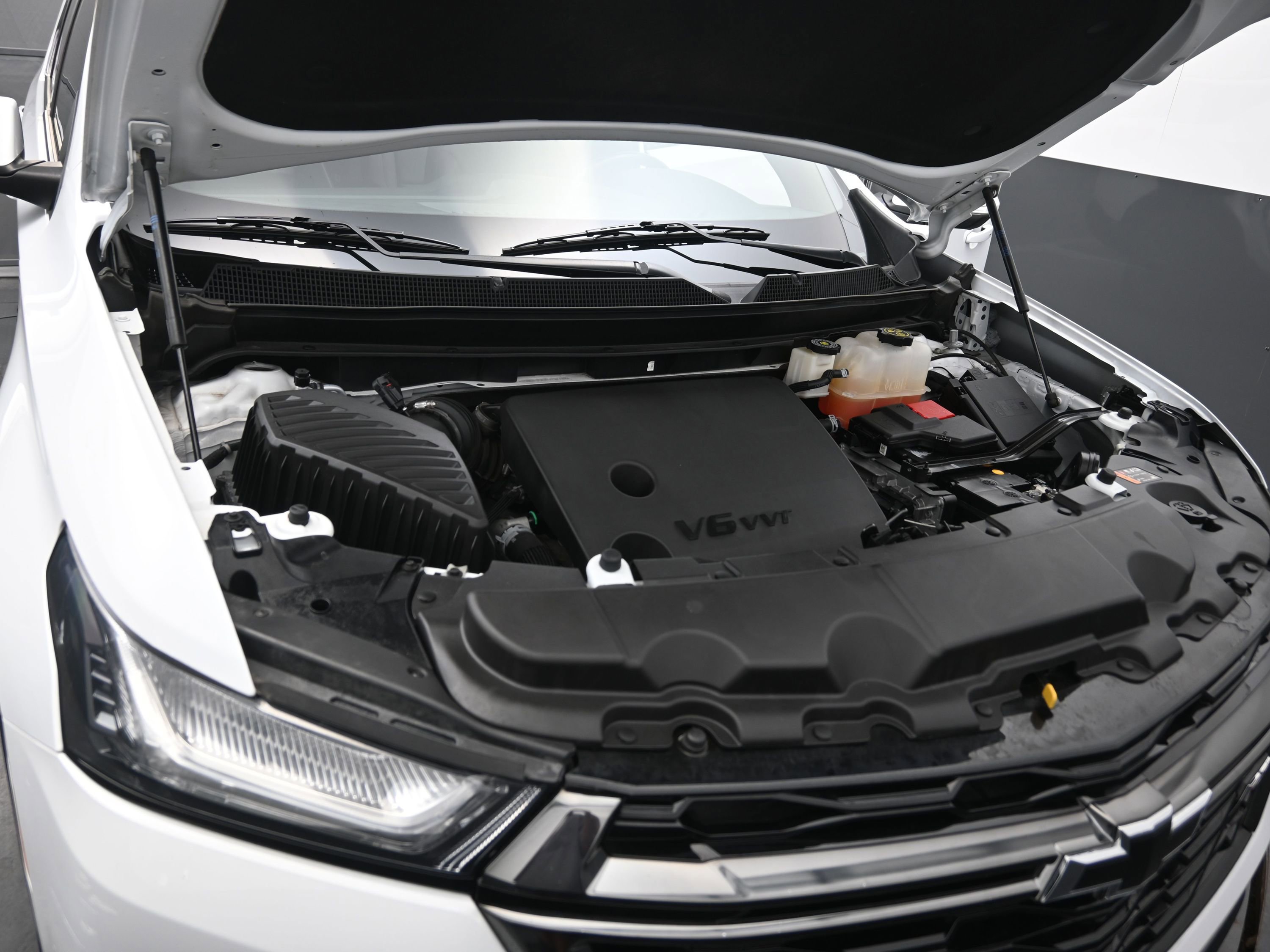 Used 2023 Chevrolet Traverse RS image 23