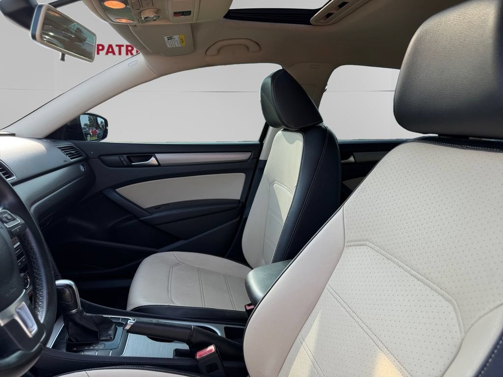 Used 2015 Volkswagen Passat TDI SE FWD image 9