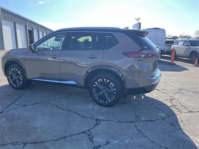 Used 2024 Nissan Rogue Platinum image 6