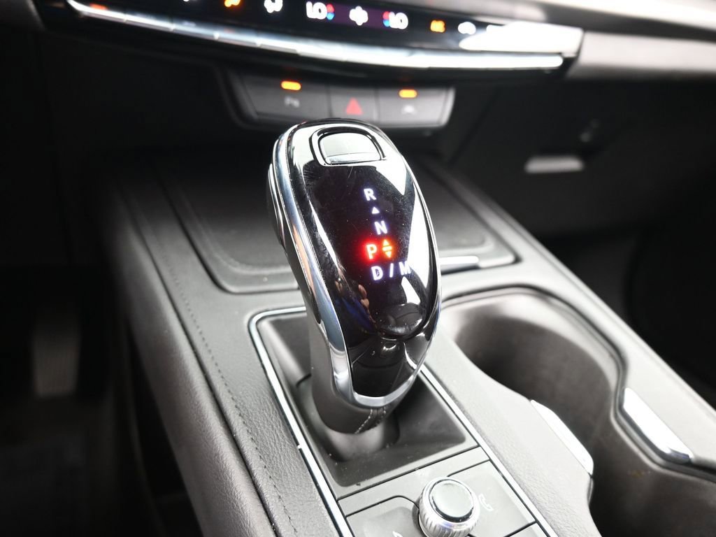 Used 2024 Cadillac XT4 Premium Luxury image 27